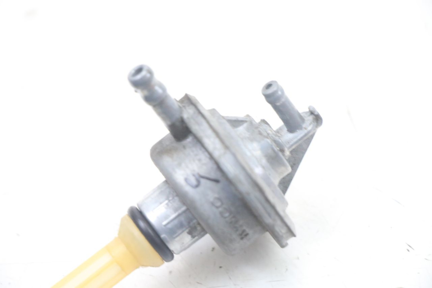 photo de FUEL TANK VALVE KYMCO PEOPLE S 125 (2000 - 2008) - Zoom on usage condition