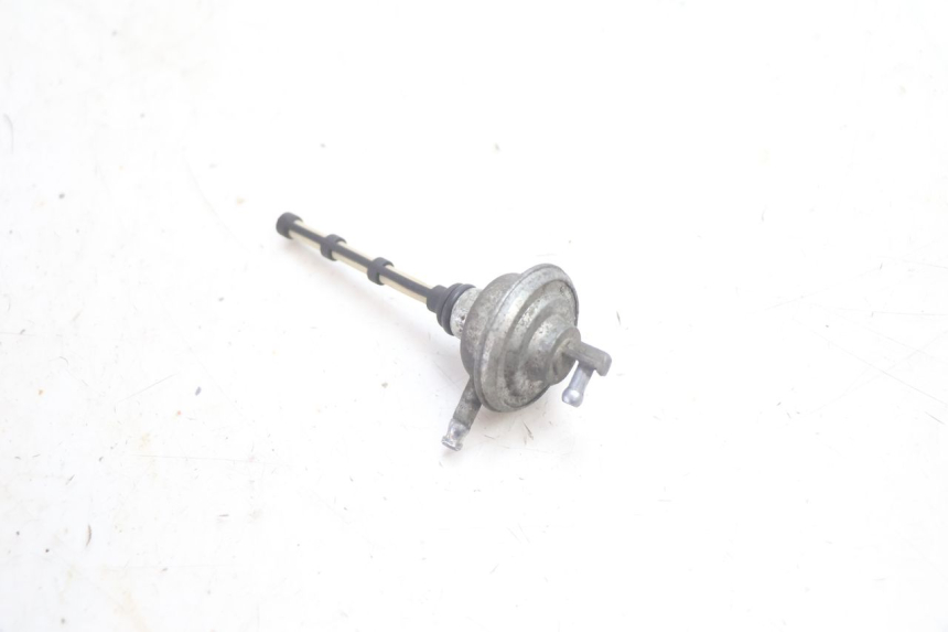 photo de FUEL TANK VALVE PIAGGIO LIBERTY 50 (1998 - 2003) - Zoom on usage condition