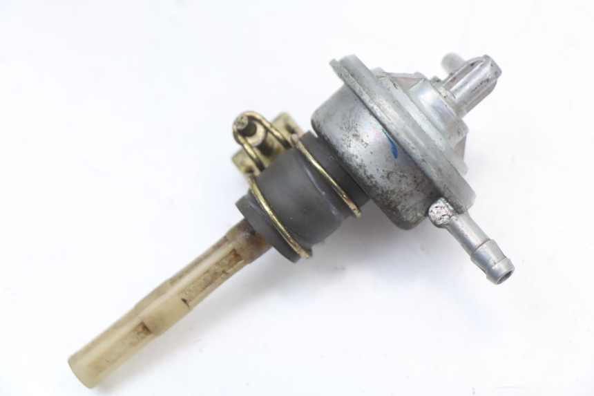 photo de FUEL TANK VALVE SYM MIO 50 (2005 - 2010) - Zoom on usage condition