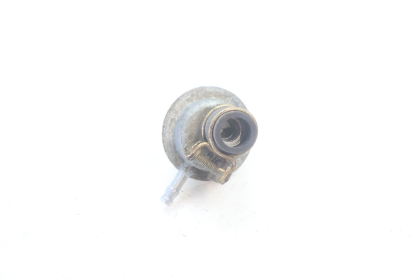 photo de FUEL TANK VALVE SYM MIO 50 (2005 - 2010) - Alternative perspective