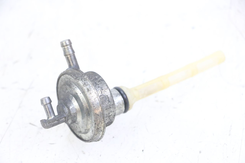 photo de FUEL TANK VALVE PEUGEOT SPEEDFIGHT 2 LC 50 (2000 - 2009) - Zoom on usage condition