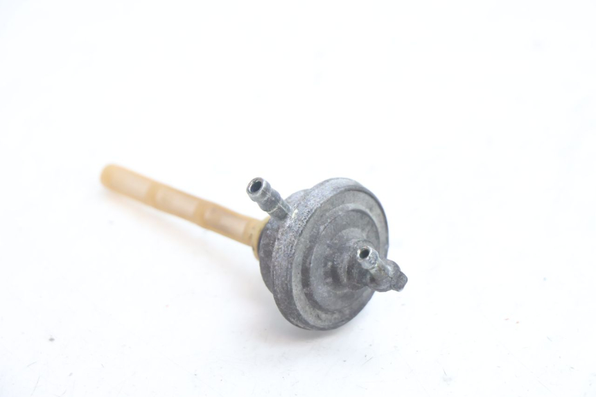 photo de FUEL TANK VALVE PEUGEOT TREKKER 50 (1995 - 2004) - Alternative perspective