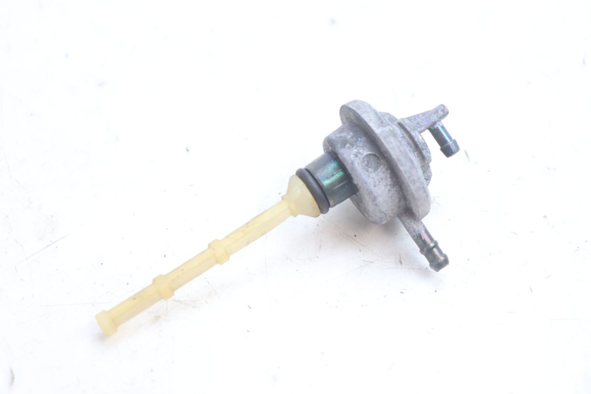 photo de FUEL TANK VALVE PEUGEOT TREKKER 50 (1995 - 2004) - Zoom on usage condition