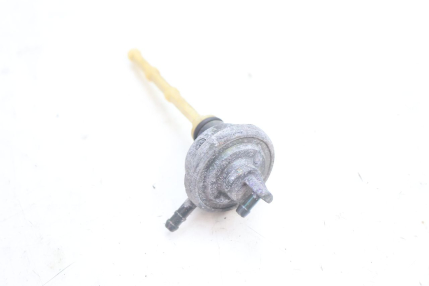 photo de FUEL TANK VALVE PEUGEOT TREKKER 50 (1995 - 2004) - Alternative perspective