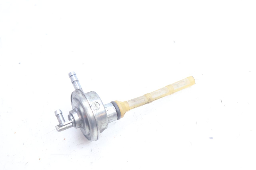photo de FUEL TANK VALVE PEUGEOT VIVACITY 100 (1999 - 2008) - Zoom on usage condition