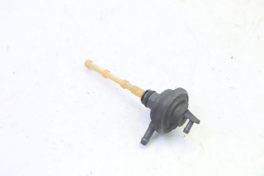 photo de FUEL TANK VENT YAMAHA YP MAJESTY 125 (2007 - 2010) - Alternative perspective