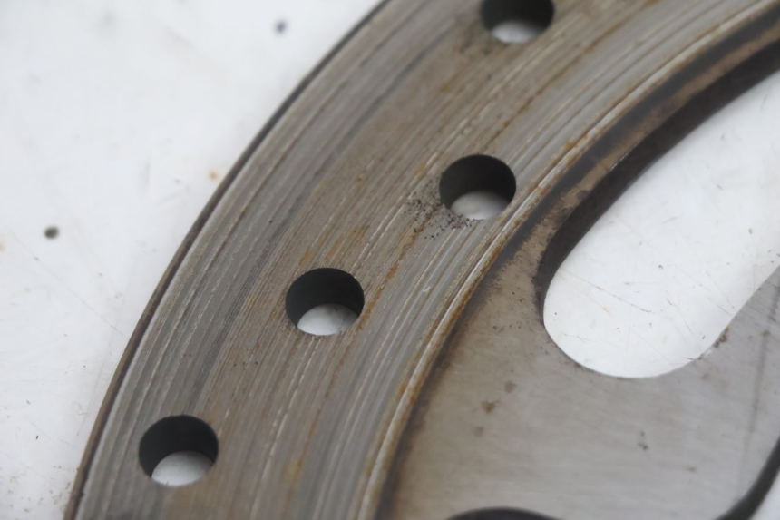 photo de REAR BRAKE DISC HARLEY DAVIDSON ROAD GLIDE FLTRXSE 1920 (2018 - 2022) - Zoom on usage condition