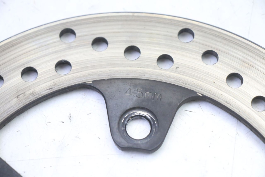 photo de REAR BRAKE DISC SUZUKI SV S 650 (2003 - 2009) - Technical close-up