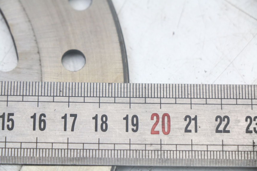 photo de FRONT BRAKE DISC YAMAHA AEROX 2T 50 (2013 - 2017) - Alternative perspective