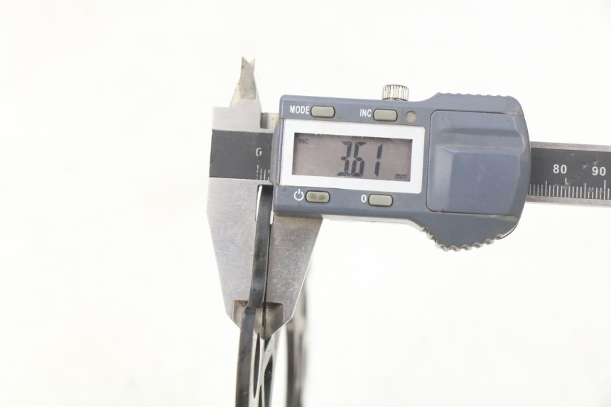 photo de FRONT BRAKE DISC LONCIN DIRT BIKE 125 - Technical close-up