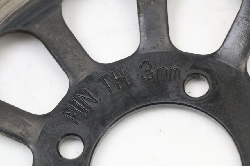 photo de FRONT BRAKE DISC SUZUKI GN 125 (1997 - 2000) - Alternative perspective