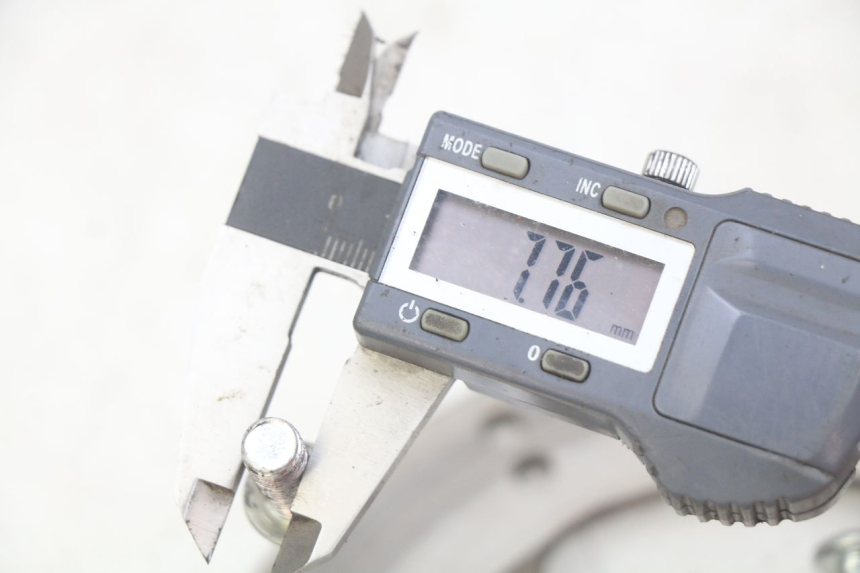 photo de FRONT BRAKE DISC PEUGEOT KISBEE 2T 50 (2010 - 2017) - Zoom on usage condition