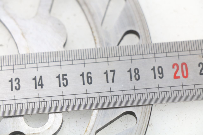 photo de FRONT BRAKE DISC MINI MX ROOKIE 125 - Zoom on usage condition