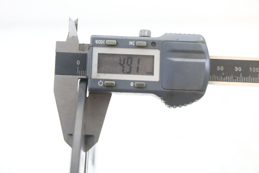 photo de FRONT BRAKE DISC ROYAL ENFIELD HYMALAYAN 410 (2016 - 2023) - Fixing points details