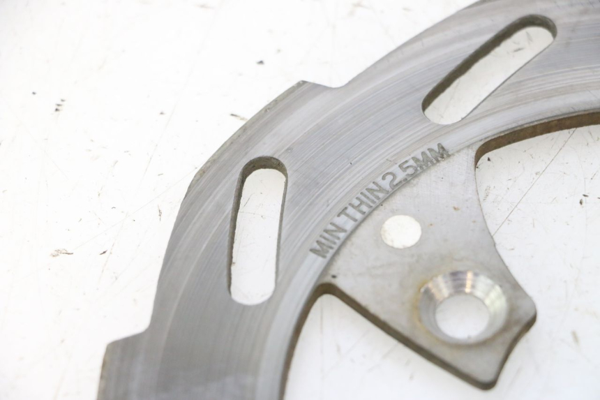 photo de FRONT BRAKE DISC PEUGEOT TKR TREKKER FURIOUS 50 (2005 - 2014) - Fixing points details
