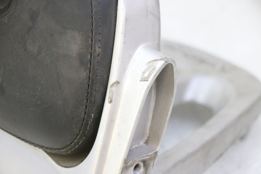 photo de BACKREST KYMCO GRAND DINK 125 (2002 - 2007) - Technical close-up