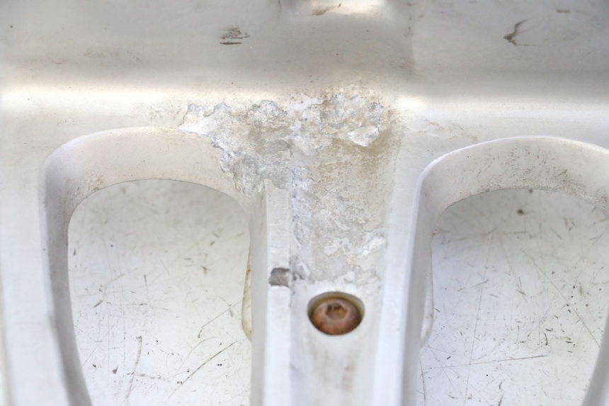 photo de BACKREST KYMCO GRAND DINK 125 (2002 - 2007) - Surface and material condition