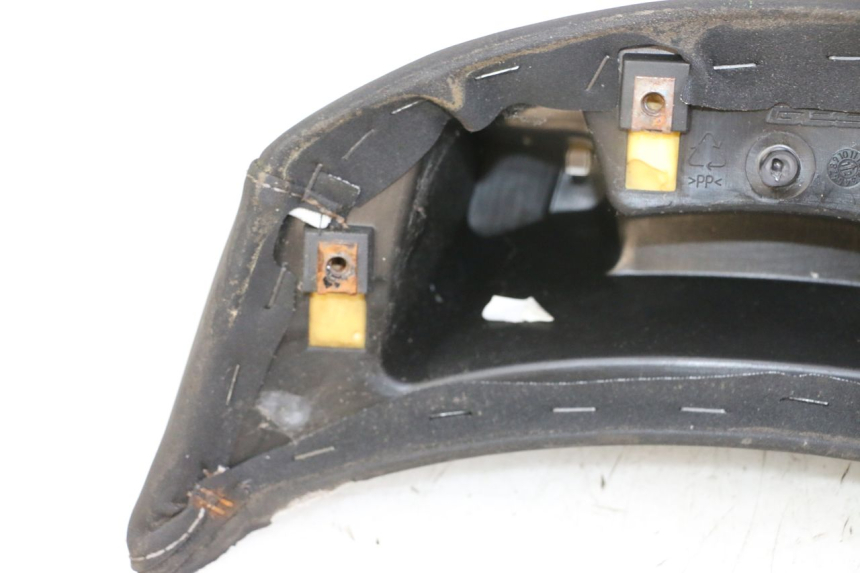 photo de BACKREST PEUGEOT SATELIS 125 (2013 - 2018) - Technical close-up