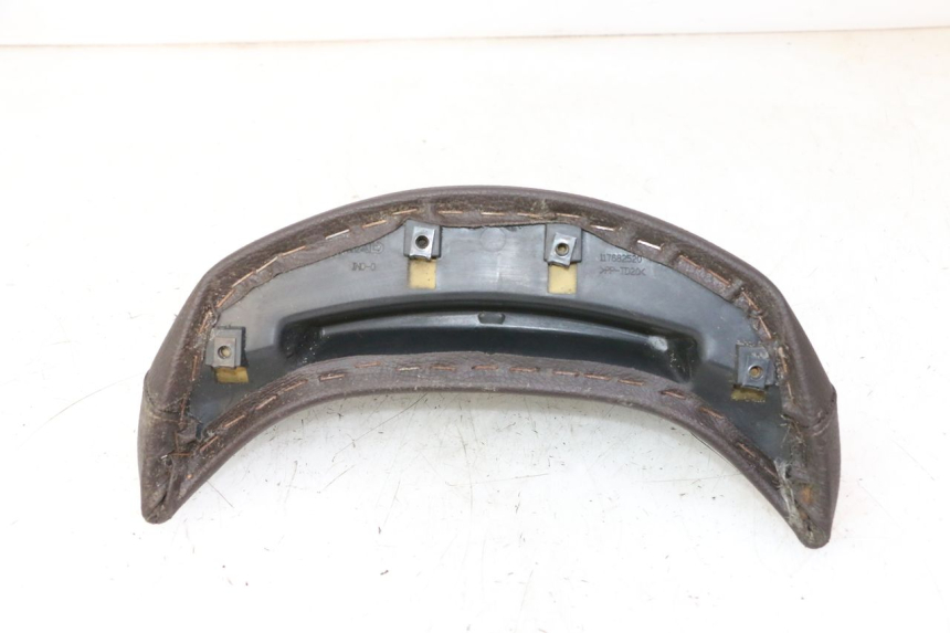 photo de BACKREST PEUGEOT SATELIS 125 (2006 - 2009) - Zoom on usage condition