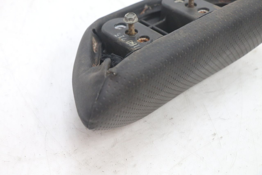 photo de BACKREST YAMAHA XP T-MAX ABS 500 (2005 - 2005) - Zoom on usage condition
