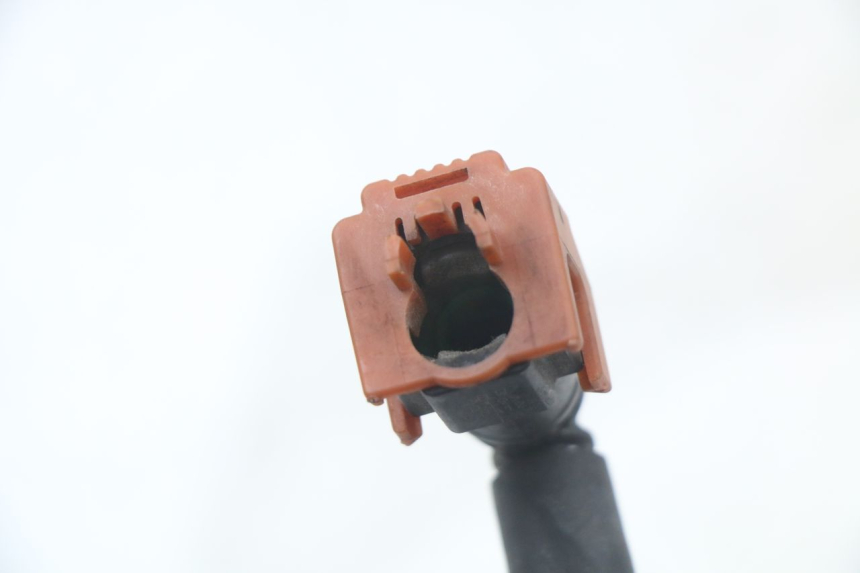 photo de INJECTOR HOSE YAMAHA XJ6 ABS 600 (2008 - 2016) - Alternative perspective