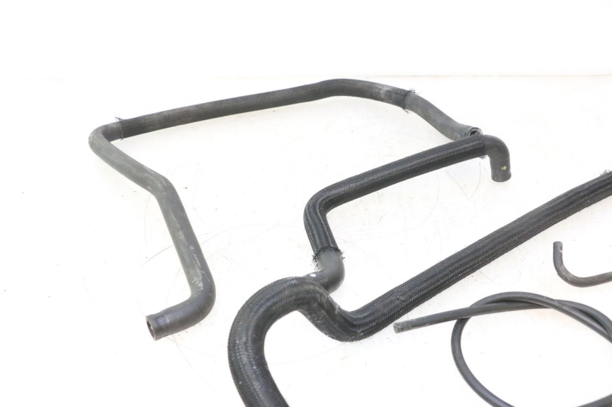 photo de RADIATOR HOSE SUZUKI BURGMAN 125 (2007 - 2014) - Zoom on usage condition