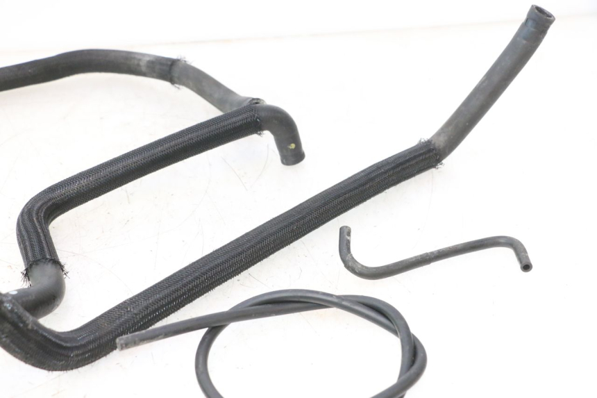 photo de RADIATOR HOSE SUZUKI BURGMAN 125 (2007 - 2014) - Alternative perspective