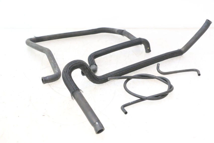 photo de RADIATOR HOSE SUZUKI BURGMAN 125 (2007 - 2014) - Technical close-up