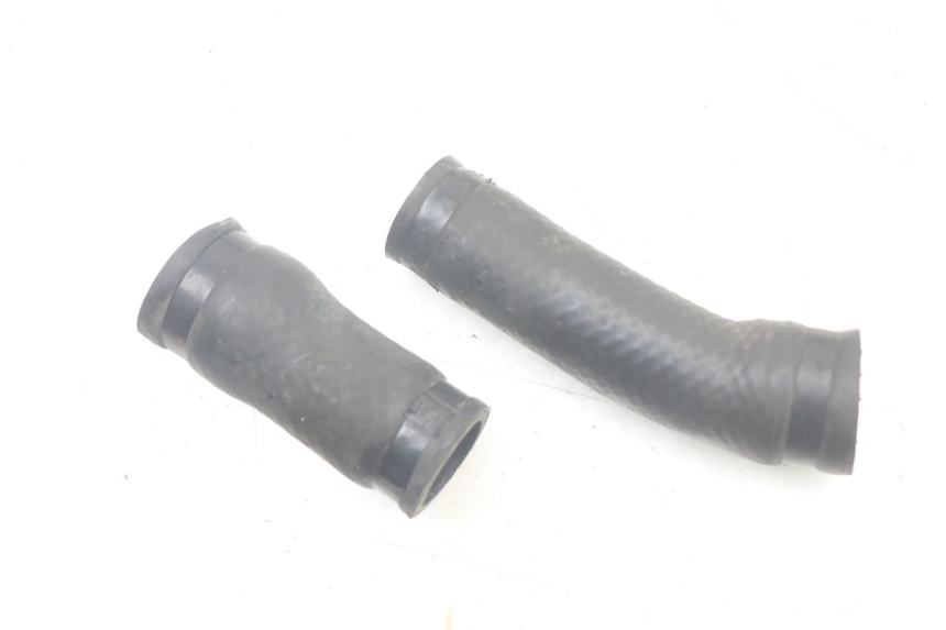 photo de RADIATOR HOSE YAMAHA FJR ABS 1300 (2006 - 2012) - Alternative perspective