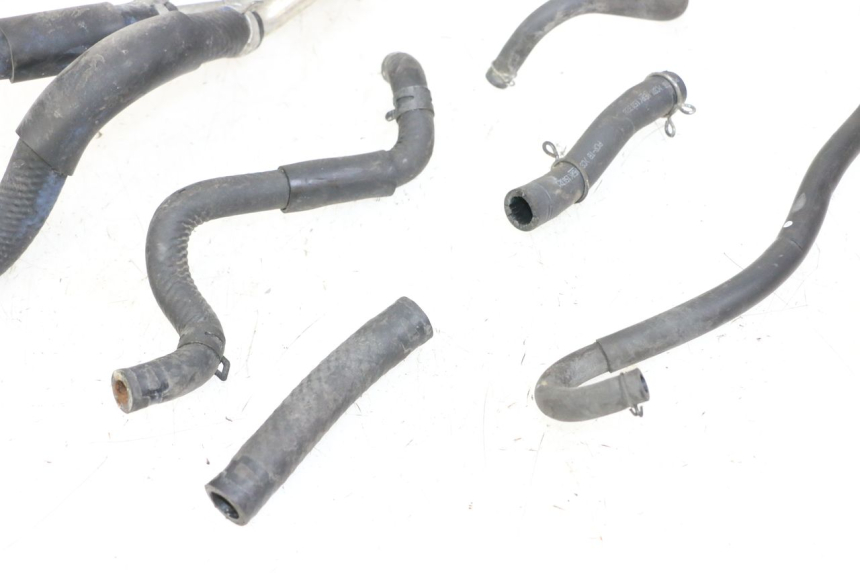 photo de RADIATOR HOSE HONDA FORZA ABS 300 (2013 - 2017) - Fixing points details