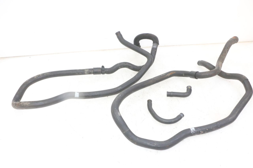 photo de RADIATOR HOSE PIAGGIO IE MP3 YOURBAN 300 (2011 - 2016) - Alternative perspective