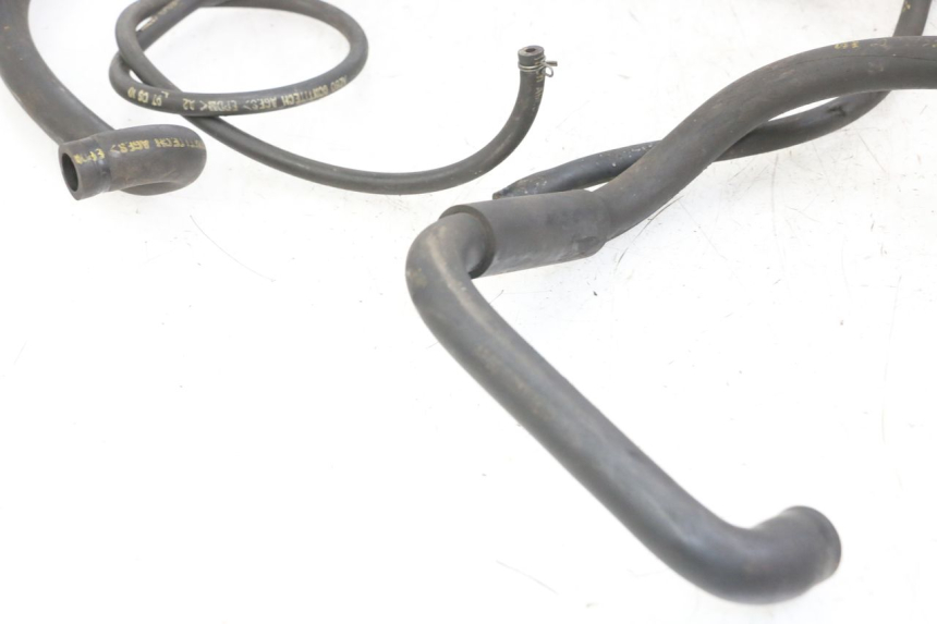 photo de RADIATOR HOSE PIAGGIO BEVERLY 125 (1998 - 2005) - Alternative perspective