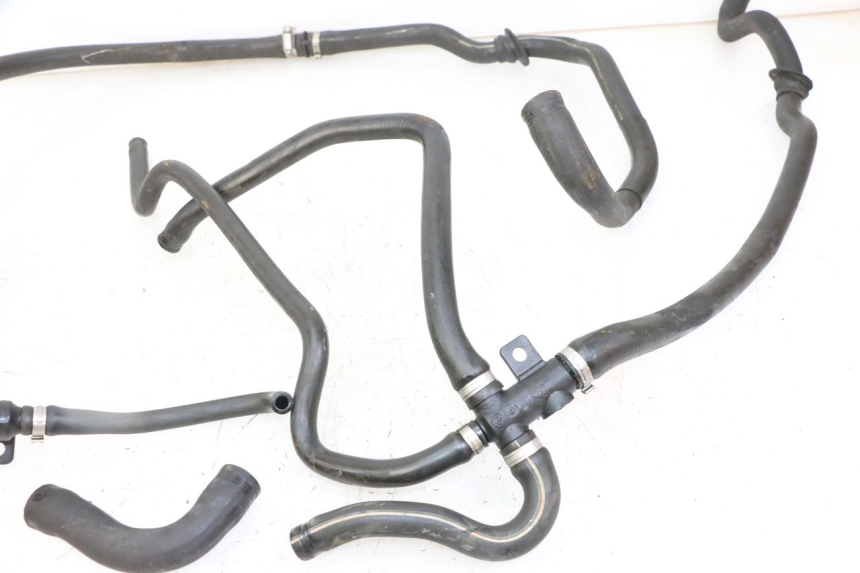 photo de RADIATOR HOSE PIAGGIO VESPA GRANTURISMO 200 (2004 - 2005) - Technical close-up