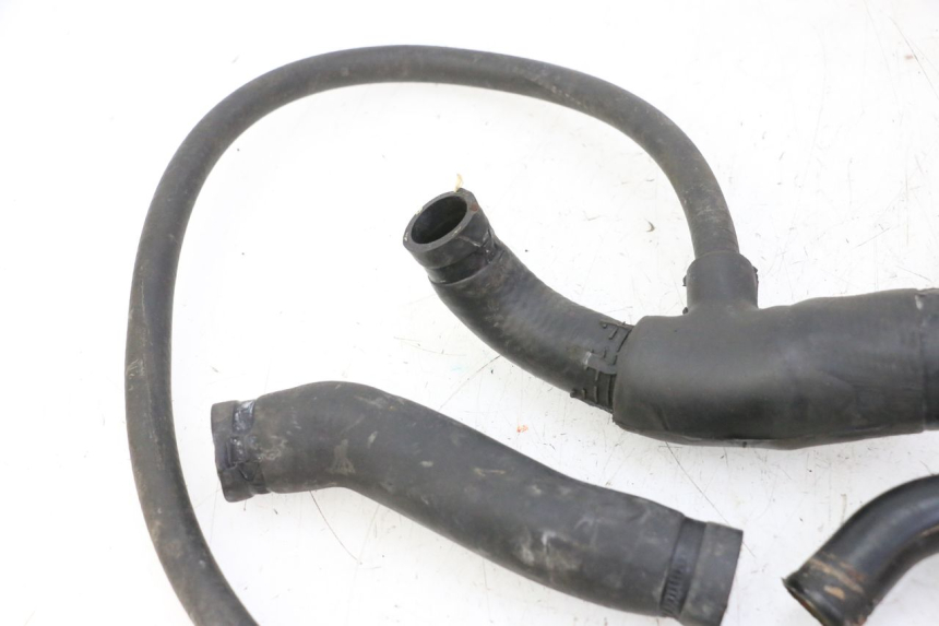 photo de RADIATOR HOSE TRIUMPH SPRINT 900 (1995 - 1998) - Distinctive features