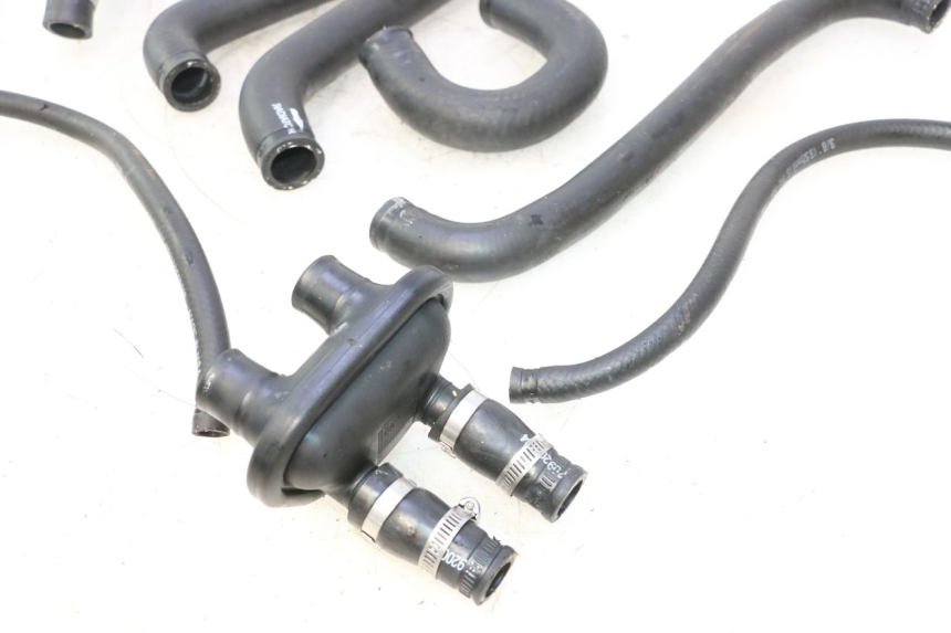 photo de RADIATOR HOSE CAN-AM SPYDER RS 1000 (2008 - 2012) - Component detail