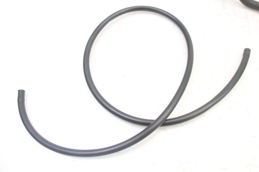 photo de RADIATOR HOSE YAMAHA XMAX X-MAX 125 (2006 - 2009) - Technical close-up