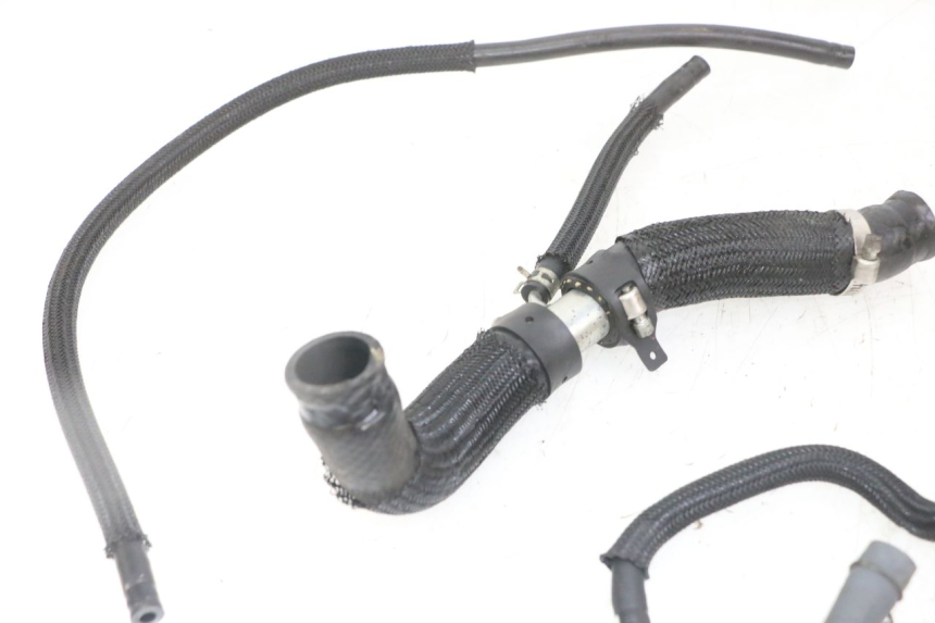 photo de RADIATOR HOSE YAMAHA XJ6 ABS 600 (2008 - 2016) - Surface and material condition