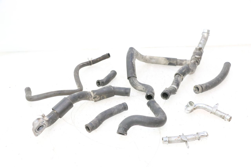 photo de RADIATOR HOSE HONDA XRV AFRICA TWIN 750 (1990 - 1992) - Fixing points details