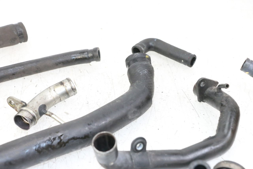 photo de RADIATOR HOSE YAMAHA FZ1 FAZER 1000 (2007 - 2009) - Fixing points details