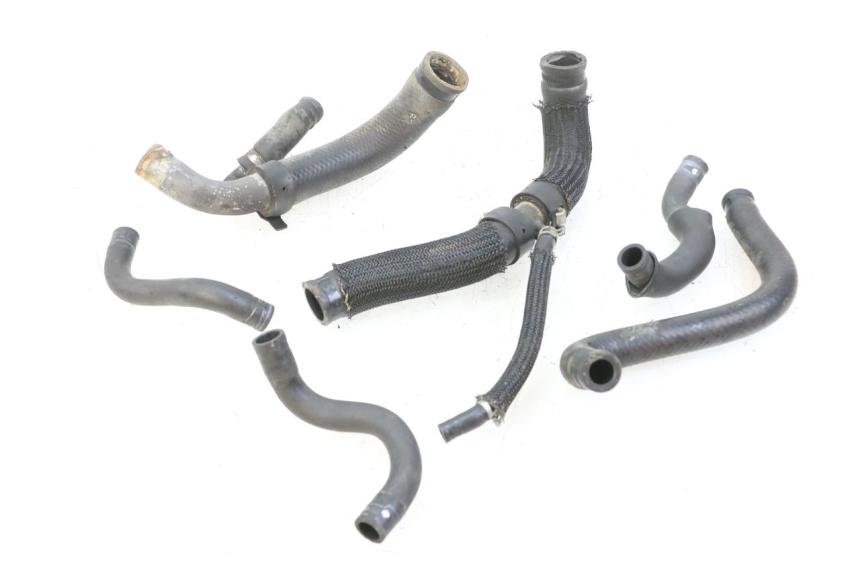 photo de RADIATOR HOSE YAMAHA XJ6 600 (2008 - 2016) - Technical close-up