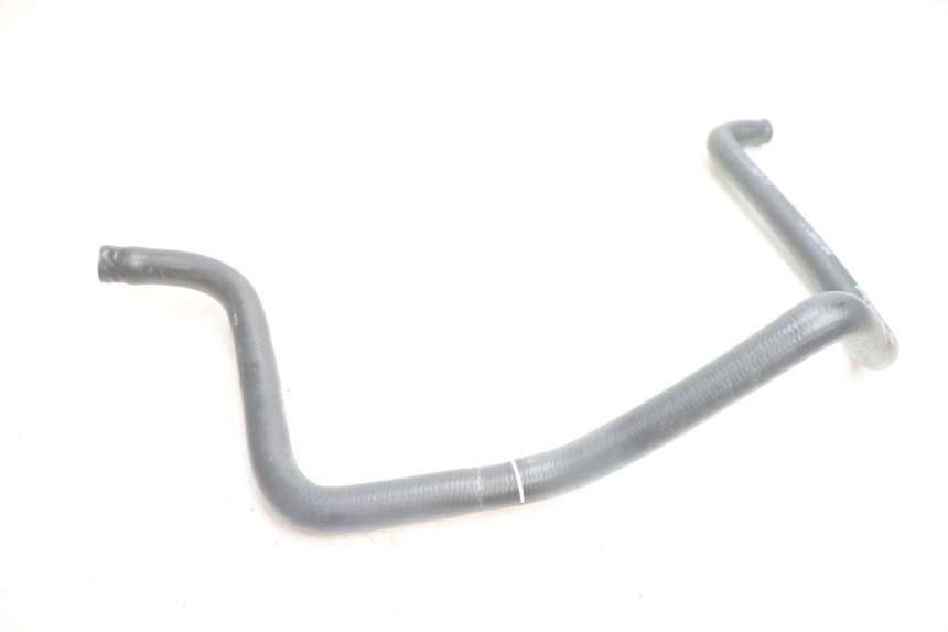 photo de RADIATOR HOSE YAMAHA YP MAJESTY 125 (2002 - 2006) - Alternative perspective