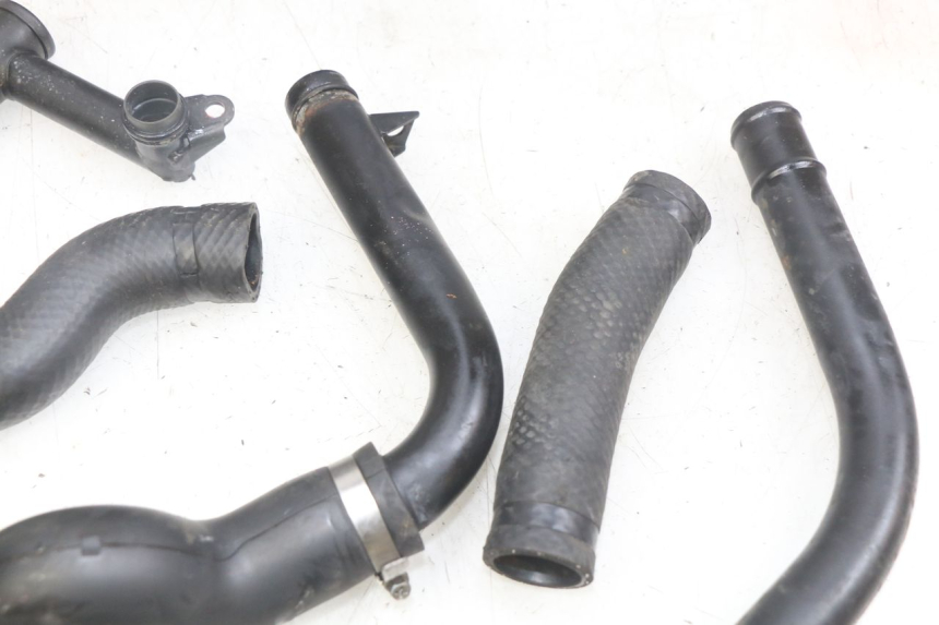 photo de RADIATOR HOSE KAWASAKI Z 750 (2007 - 2013) - Fixing points details