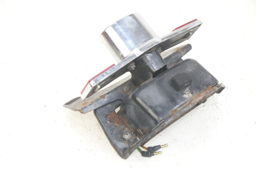photo de LICENSE PLATE LIGHT HONDA CA REBEL 125 (1995 - 2001) - Fixing points details