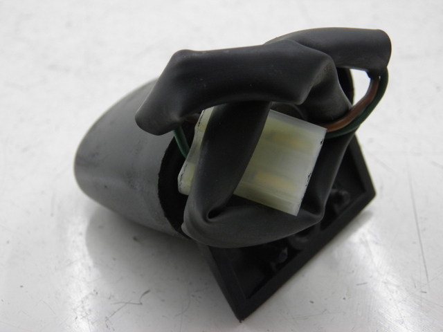 photo de NUMBER PLATE LIGHTING HONDA FES PANTHEON 125 (2003 - 2007) - Zoom on usage condition