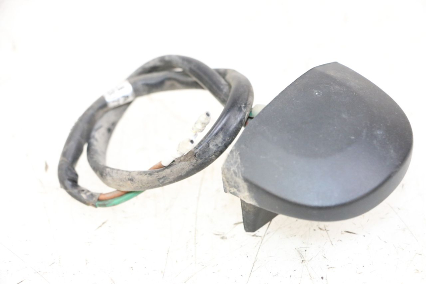 photo de NUMBER PLATE LIGHTING SYM JOYMAX 125 (2010 - 2017) - Zoom on usage condition