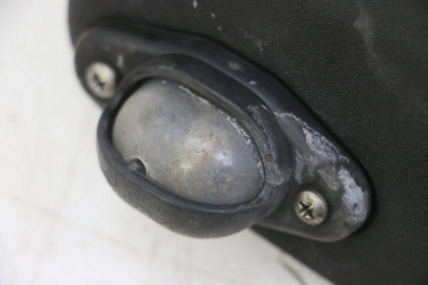 photo de NUMBER PLATE LIGHTING PIAGGIO MP3 LT 300 (2010 - 2016) - Zoom on usage condition