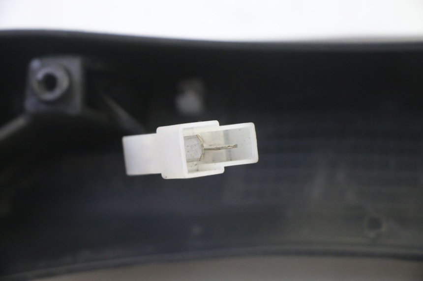 photo de NUMBER PLATE LIGHTING PIAGGIO MP3 LT 300 (2010 - 2016) - Fixing points details