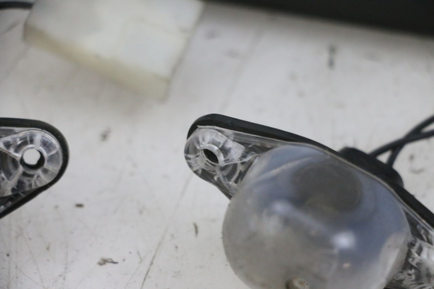 photo de NUMBER PLATE LIGHTING PIAGGIO MP3 RL 250 (2006 - 2010) - Checked used part