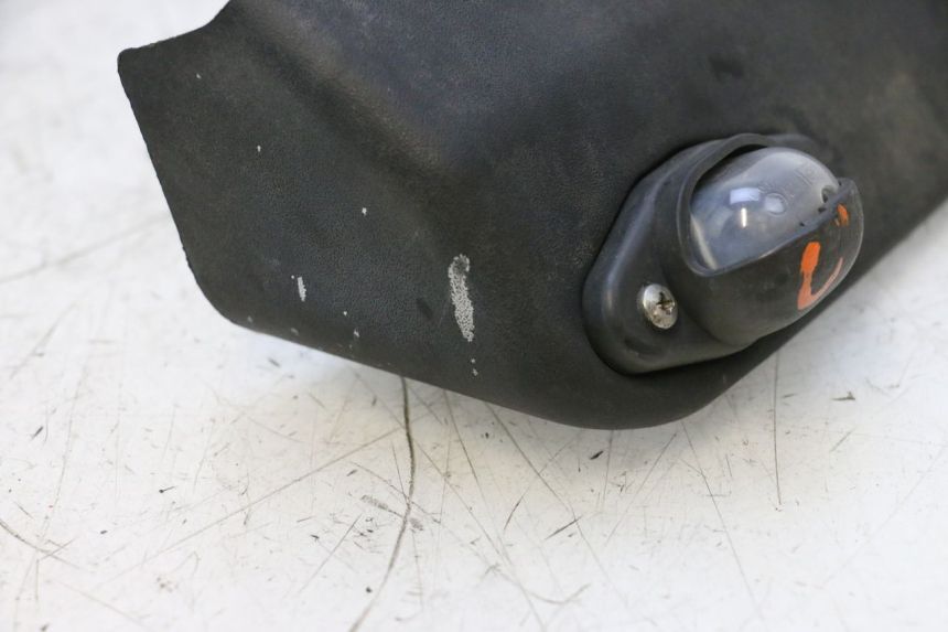 photo de NUMBER PLATE LIGHTING PIAGGIO MP3 RL 250 (2006 - 2010) - Alternative perspective