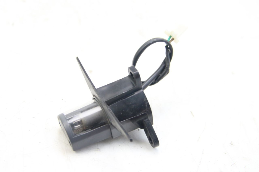 photo de LICENSE PLATE LIGHT DAELIM S3 125 (2010 - 2017) - Zoom on usage condition